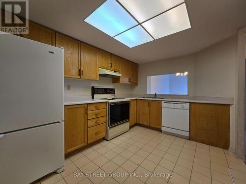 1609 - 300 Alton Towers Circle, Toronto (Milliken), ON - Indoor Photo Showing Kitchen