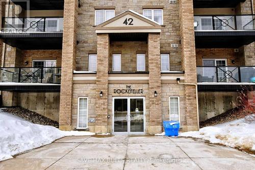 410 - 42 Ferndale Drive S, Barrie (Ardagh), ON - Outdoor With Balcony With Facade