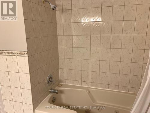 Upper - 147 Bonham Blvd Boulevard, Mississauga (Streetsville), ON - Indoor Photo Showing Bathroom