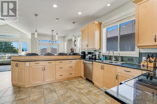 5035 Seon Crescent, Kelowna, BC - Indoor Photo Showing Kitchen With Double Sink