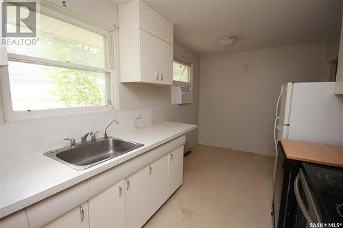 1762 97Th Street, North Battleford, SK - Indoor Photo Showing Kitchen