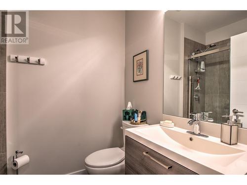 6640 Blackcomb Way, Vernon, BC - Indoor Photo Showing Bathroom