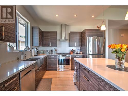 6640 Blackcomb Way, Vernon, BC - Indoor Photo Showing Kitchen With Upgraded Kitchen