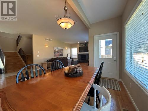 880 Arbor View Drive, Kelowna, BC - Indoor Photo Showing Dining Room