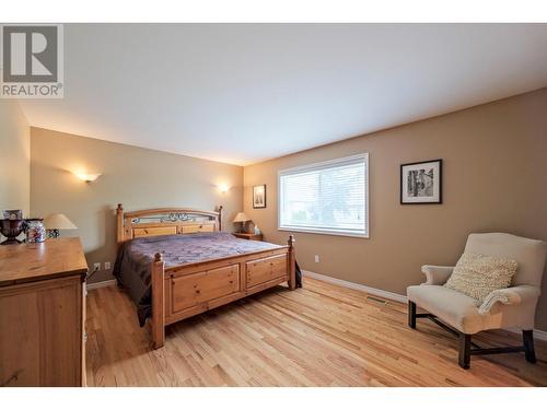 880 Arbor View Drive, Kelowna, BC - Indoor Photo Showing Bedroom