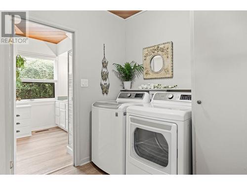 3103 21 Street, Vernon, BC - Indoor Photo Showing Laundry Room