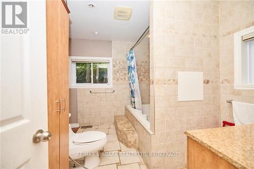 5245 Palmer Avenue, Niagara Falls, ON - Indoor Photo Showing Bathroom