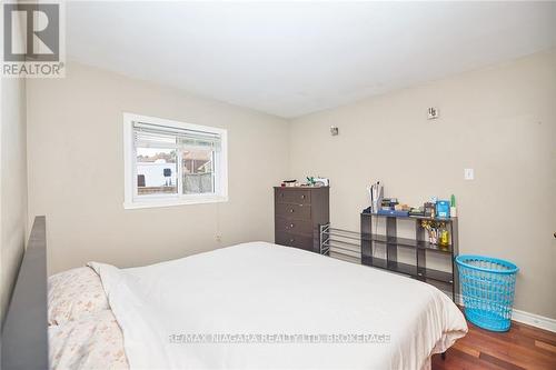 5245 Palmer Avenue, Niagara Falls, ON - Indoor Photo Showing Bedroom