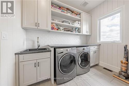 4 Middleport Road, Brant (Brantford Twp), ON - Indoor Photo Showing Laundry Room