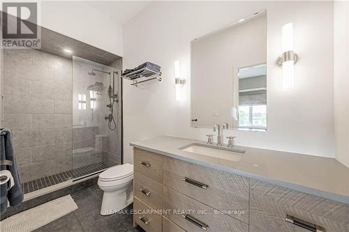 4 Middleport Road, Brant (Brantford Twp), ON - Indoor Photo Showing Bathroom