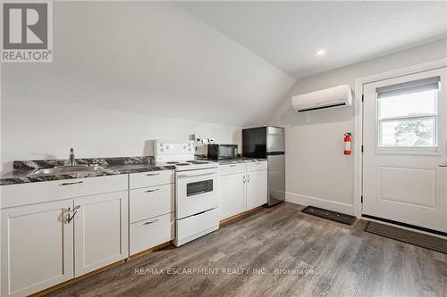 4 Middleport Road, Brant (Brantford Twp), ON - Indoor Photo Showing Kitchen