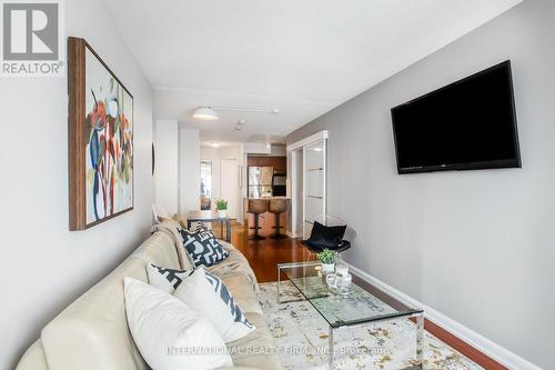 3303 - 210 Victoria Street, Toronto (Church-Yonge Corridor), ON - Indoor Photo Showing Living Room