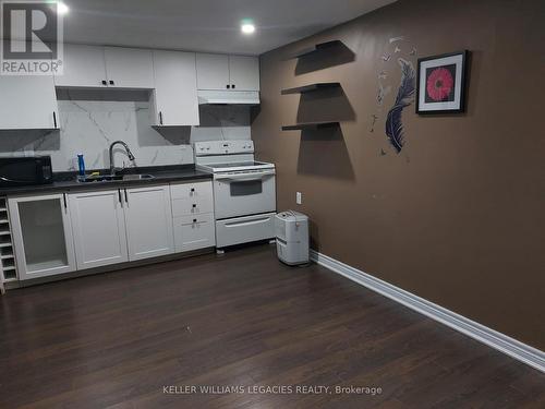 30 Trawley Crescent, Ajax (Central), ON - Indoor Photo Showing Kitchen