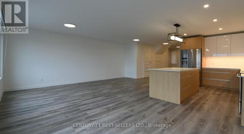 3 Horizon Lane, Huntsville, ON - Indoor Photo Showing Kitchen