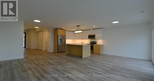 3 Horizon Lane, Huntsville, ON - Indoor Photo Showing Kitchen