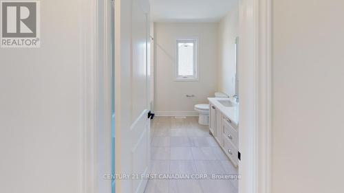 485 Julianna Court, Plympton-Wyoming (Plympton Wyoming), ON - Indoor Photo Showing Bathroom