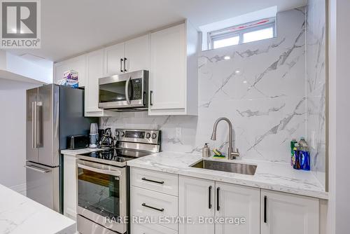 532 Mactier Drive, Vaughan (Kleinburg), ON - Indoor Photo Showing Kitchen With Upgraded Kitchen