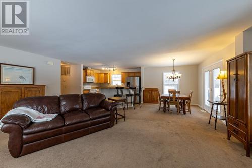 558 Anderson  Road, Golden, BC - Indoor Photo Showing Living Room