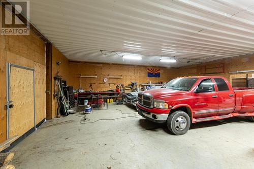 558 Anderson  Road, Golden, BC - Indoor Photo Showing Garage