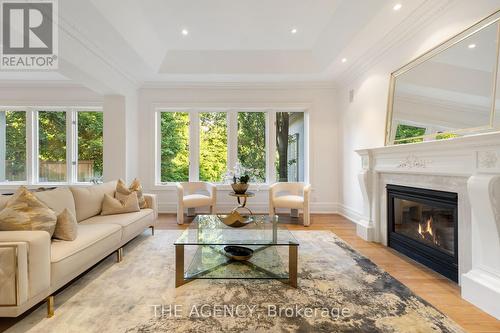 16 Fifeshire Road, Toronto (St. Andrew-Windfields), ON - Indoor Photo Showing Living Room With Fireplace