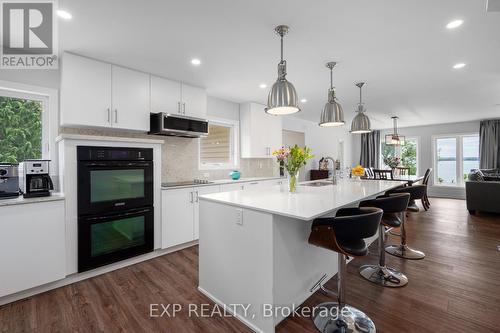 183 Lake Drive N, Georgina (Keswick North), ON - Indoor Photo Showing Kitchen With Upgraded Kitchen