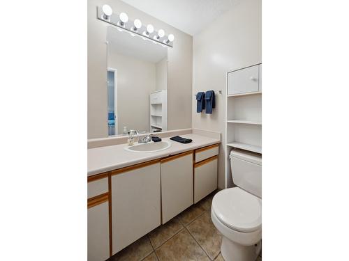 1419 Highland Drive, Castlegar, BC - Indoor Photo Showing Bathroom