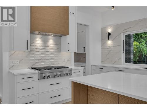 4630 Mcclure Road, Kelowna, BC - Indoor Photo Showing Kitchen