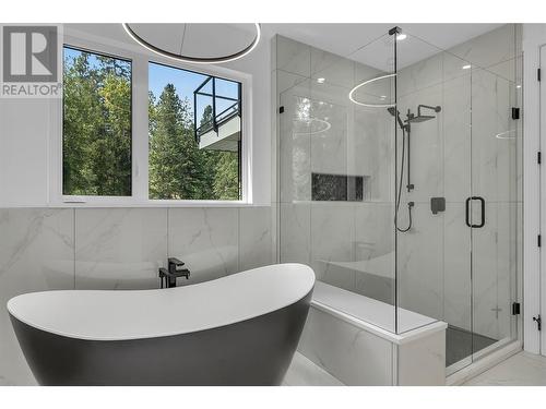 4630 Mcclure Road, Kelowna, BC - Indoor Photo Showing Bathroom