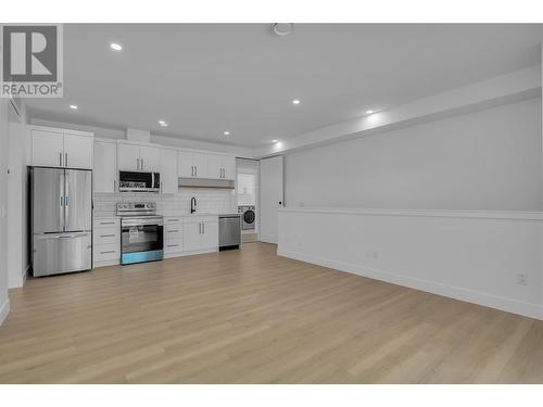 4630 Mcclure Road, Kelowna, BC - Indoor Photo Showing Kitchen