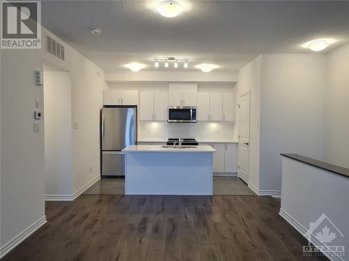 60 Jaguar Private Unit#C, Ottawa, ON - Indoor Photo Showing Kitchen With Stainless Steel Kitchen With Upgraded Kitchen