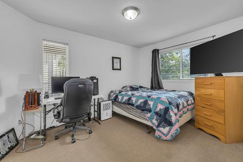 101-2733 Riffington Place, West Kelowna, BC - Indoor Photo Showing Bedroom