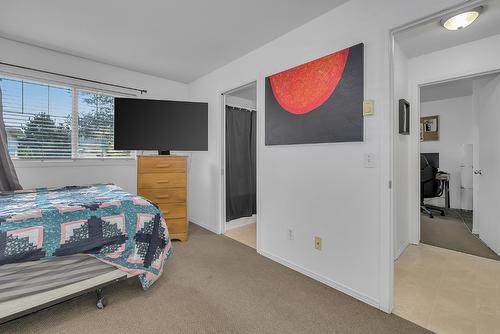 101-2733 Riffington Place, West Kelowna, BC - Indoor Photo Showing Bedroom