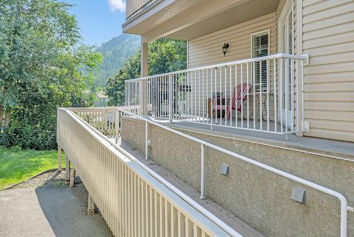 101-2733 Riffington Place, West Kelowna, BC - Outdoor With Exterior