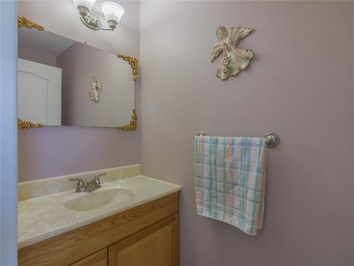 238 Park Rill Road, Oliver, BC - Indoor Photo Showing Bathroom