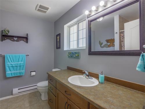 238 Park Rill Road, Oliver, BC - Indoor Photo Showing Bathroom