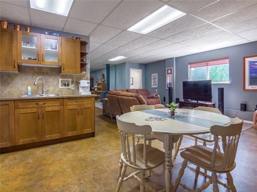 238 Park Rill Road, Oliver, BC - Indoor Photo Showing Dining Room