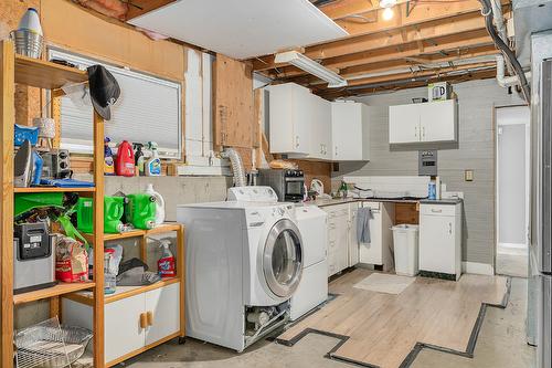 2612 Applewood Road, West Kelowna, BC - Indoor Photo Showing Laundry Room