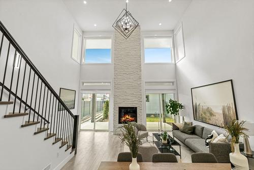 590 Radant Road, Kelowna, BC - Indoor Photo Showing Living Room With Fireplace