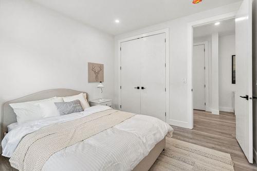 590 Radant Road, Kelowna, BC - Indoor Photo Showing Bedroom