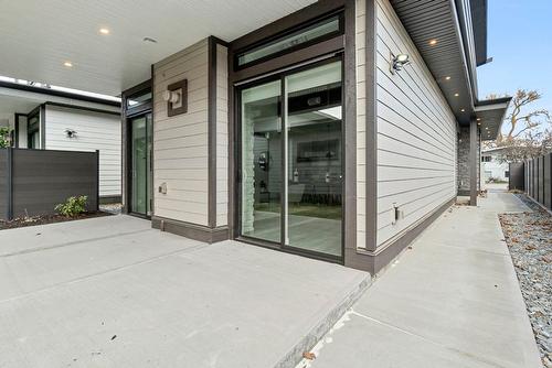 590 Radant Road, Kelowna, BC - Outdoor With Exterior