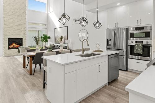 590 Radant Road, Kelowna, BC - Indoor Photo Showing Kitchen With Upgraded Kitchen