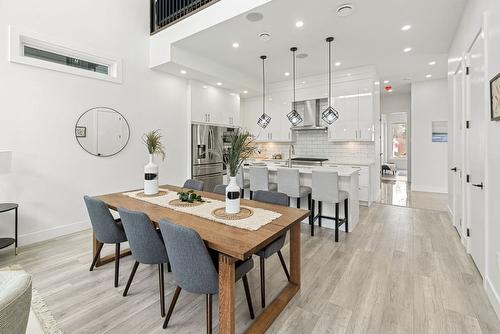 590 Radant Road, Kelowna, BC - Indoor Photo Showing Dining Room