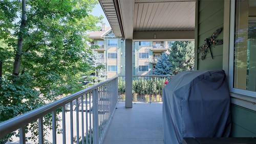 210-686 Lequime Road, Kelowna, BC - Outdoor With Exterior