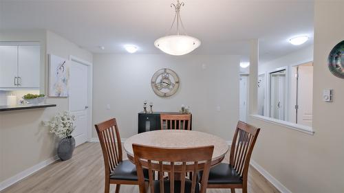 210-686 Lequime Road, Kelowna, BC - Indoor Photo Showing Dining Room