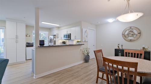 210-686 Lequime Road, Kelowna, BC - Indoor Photo Showing Dining Room