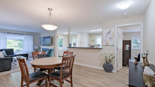 210-686 Lequime Road, Kelowna, BC - Indoor Photo Showing Dining Room