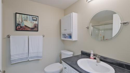 210-686 Lequime Road, Kelowna, BC - Indoor Photo Showing Bathroom