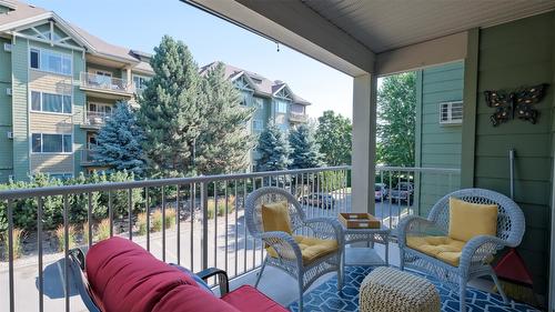 210-686 Lequime Road, Kelowna, BC - Outdoor With Exterior