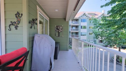 210-686 Lequime Road, Kelowna, BC - Outdoor With Exterior