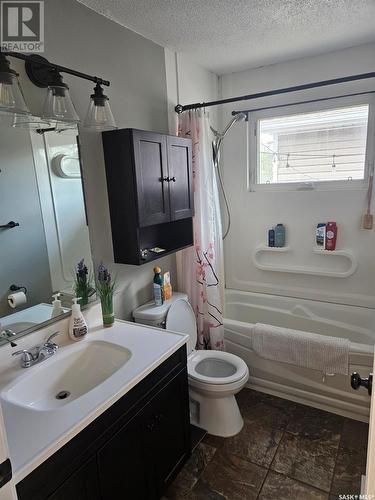 305 2Nd Street, Duck Lake, SK - Indoor Photo Showing Bathroom